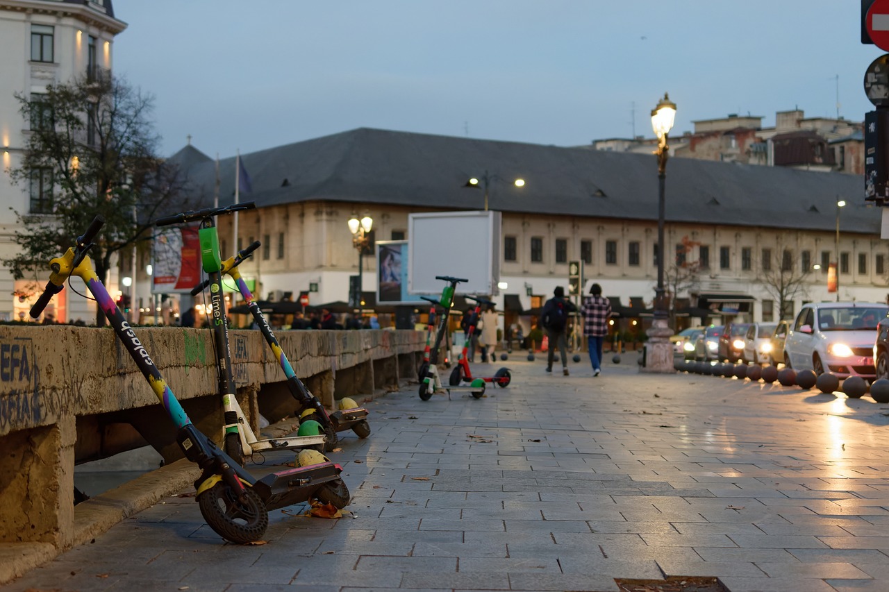 Trotinete cu roți mari - de ce sunt ideale pentru oraș?