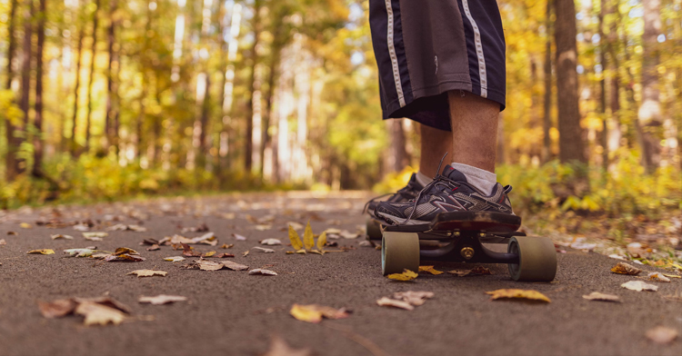 Este longboarding dificil? Tot ce trebuie să știți!
