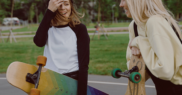 Longboard-ul poate fi o operă de artă. Check out aceste realizări!