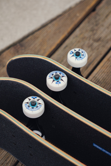 Complete Urban Sports Skateboard cu logo roșu 8.0"