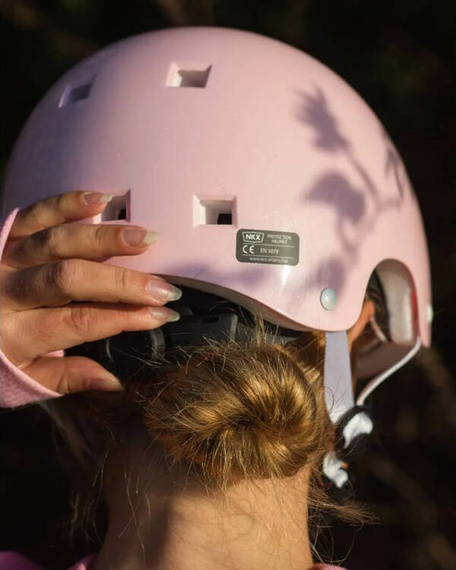 NKX Brain Saver Cască de skateboard Roz Glitter M
