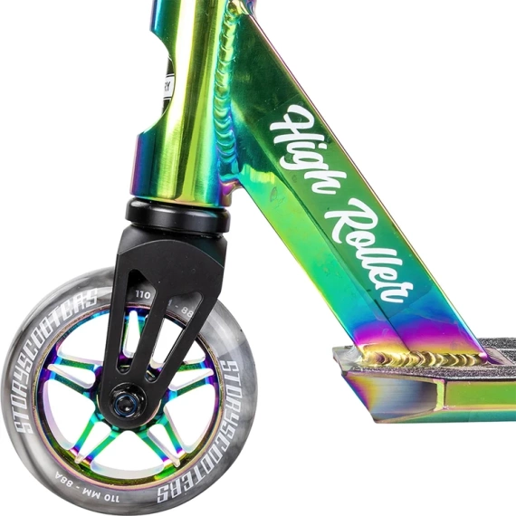 Cascadorie scuter Story High Roller Rainbow High. 84 cm