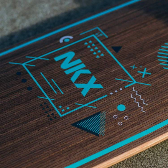 Longboard pentru dansatori NKX Geometric Walnut Green 117 cm