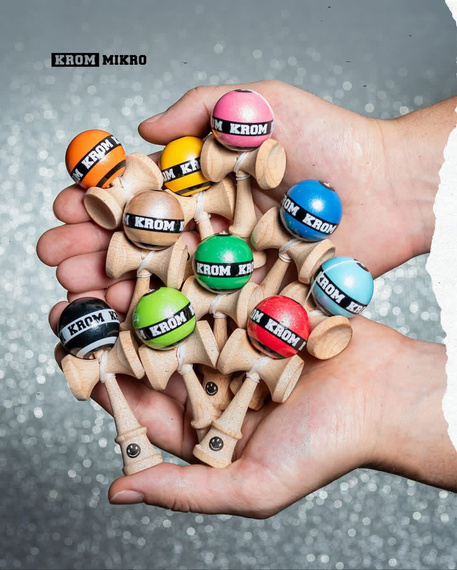 Kendama KROM Mikro Albastru închis