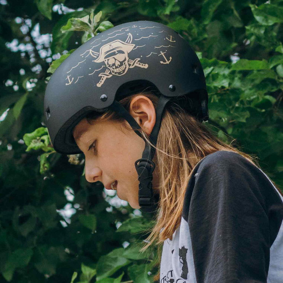NKX Brain Saver Cască de skateboarding negru și auriu Pirate