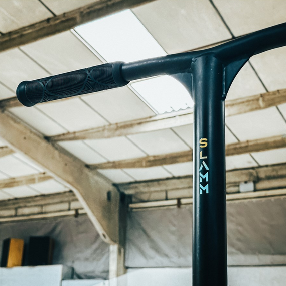SLAMM Assault Gold 84 cm scuter de performanță pentru copii
