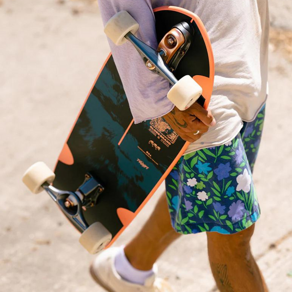 Surfskate GLOBE Thumpy Storm Cats 76.2 cm skateboard