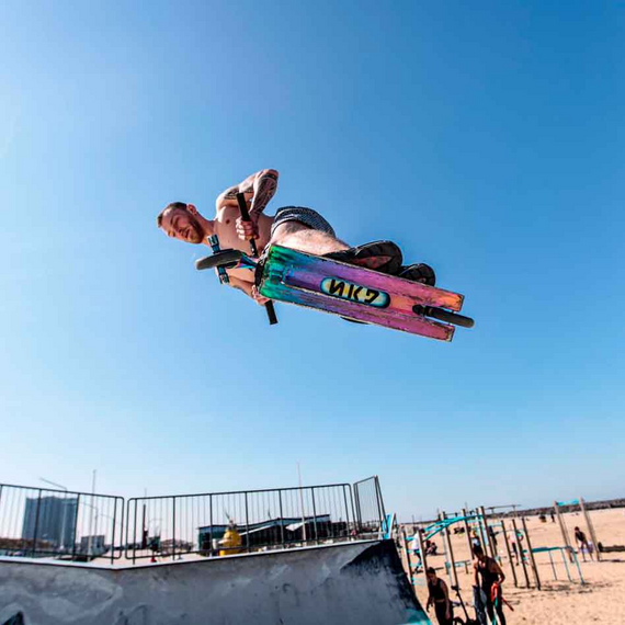 Performanță Scooter mare aluminiu ușor Platformă largă NKD Turbine Rainbow High 87 cm