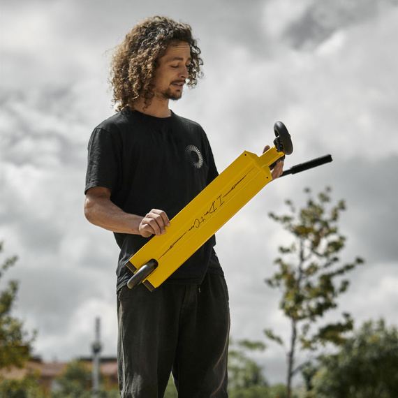 NKD IDC Stunt Scooter negru și auriu wys. 90 cm
