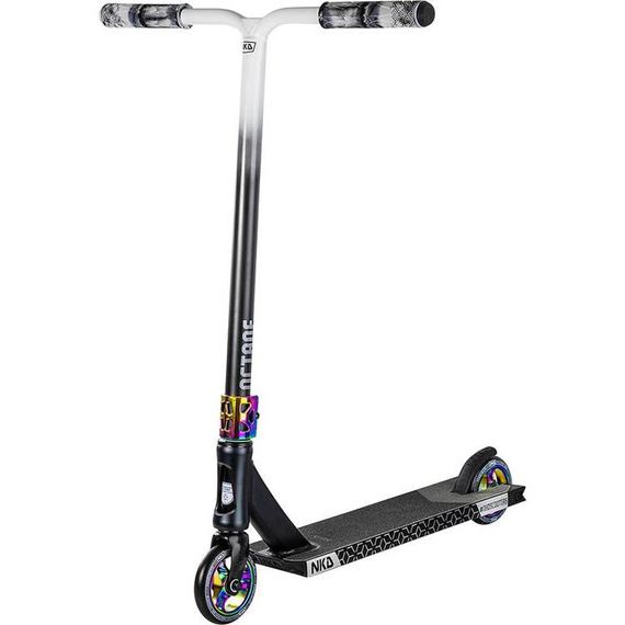Scuter de performanță NKD Octane Black și Rainbow High. 82 cm