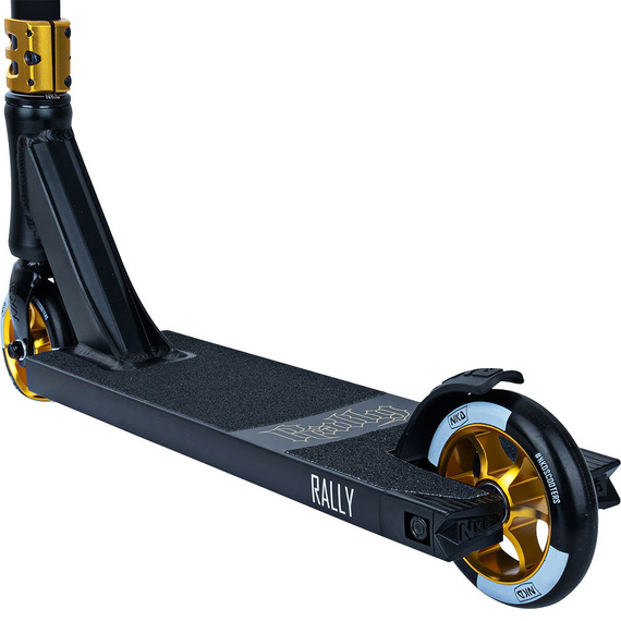 NKD Rally V4 Scooter de performanță negru și auriu wys. 79 cm