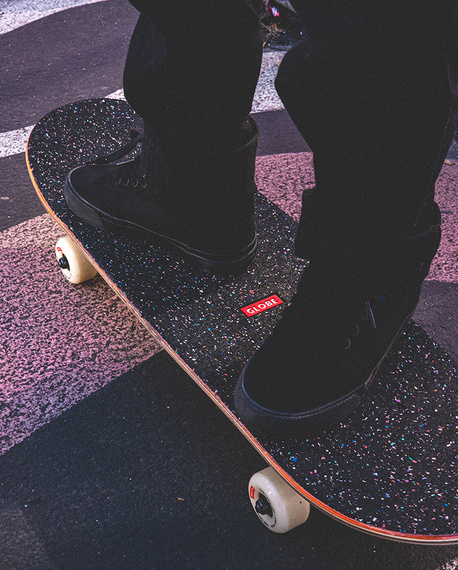 GLOBE Kids Softie Mid skateboard - Arțar închis/Concrete Dreams 8.25"