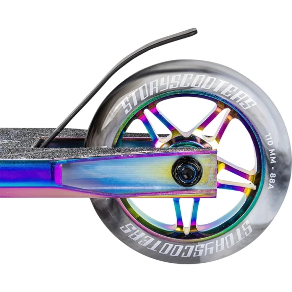 Cascadorie scuter Story High Roller Rainbow High. 84 cm