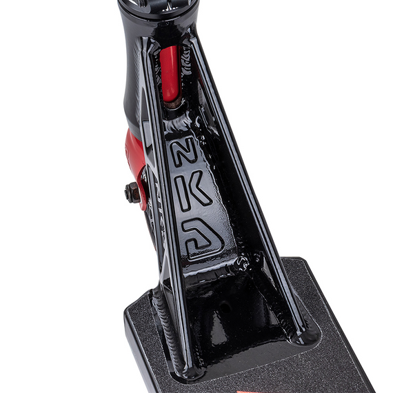 Performanță Scuter stradal ușor NKD GAS negru și roșu wys. 85 cm