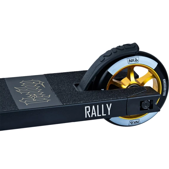 NKD Rally V4 XS Scooter de performanță negru și auriu wys. 73 cm