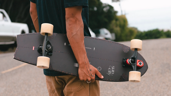 GLOBE Sun City 2 Astro Red 76.2 cm Surfskate Skateboard