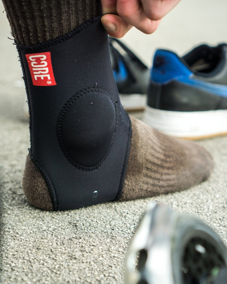 Protecții pentru glezne CORE Ankle Sleeves Negru