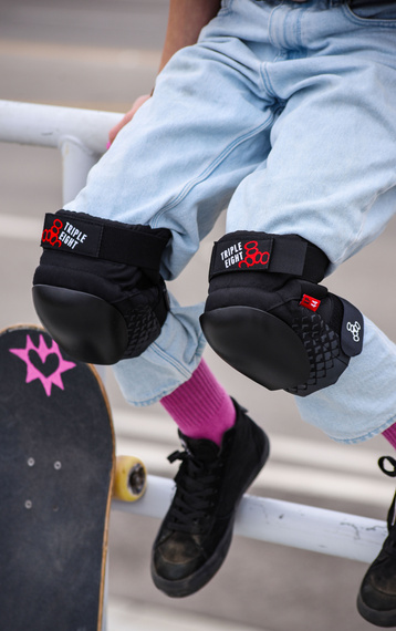 Triple Eight Kp 44 Genunchiere Negru