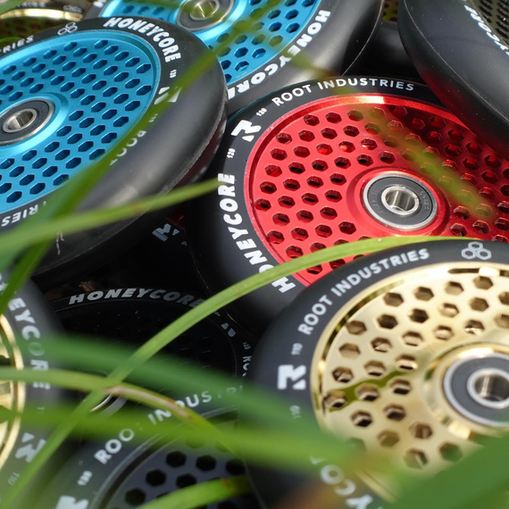 Root Industries Honeycore Black Pro Scooter Wheels 2-Pack Red 120 mm (2 buc).)