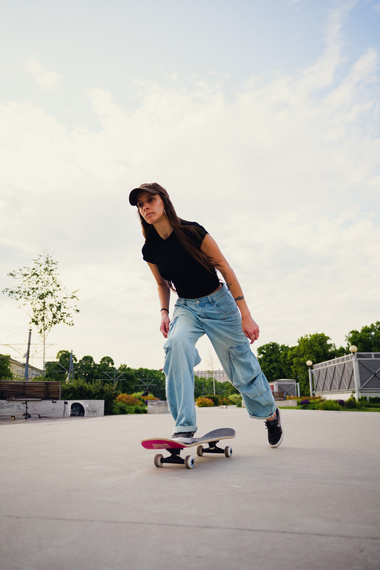 Complete Urban Sports Skateboard cu logo roșu 8.0"