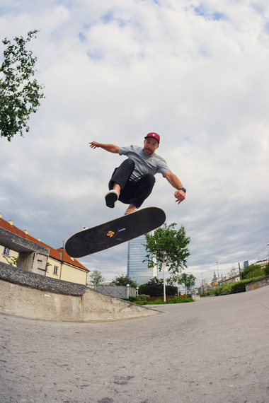 Complet Urban Sports Skating TV Skateboard 7.5"