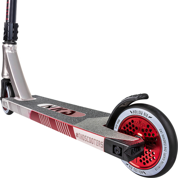 NKD Fuel Raw Red Mix Scooter de înaltă performanță ușor de stradă. 84 cm