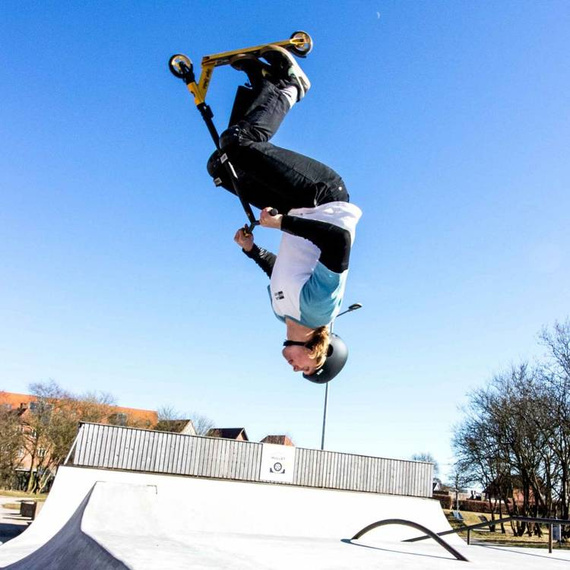 Story High Roller Scooter de performanță Gold Wys. 84 cm
