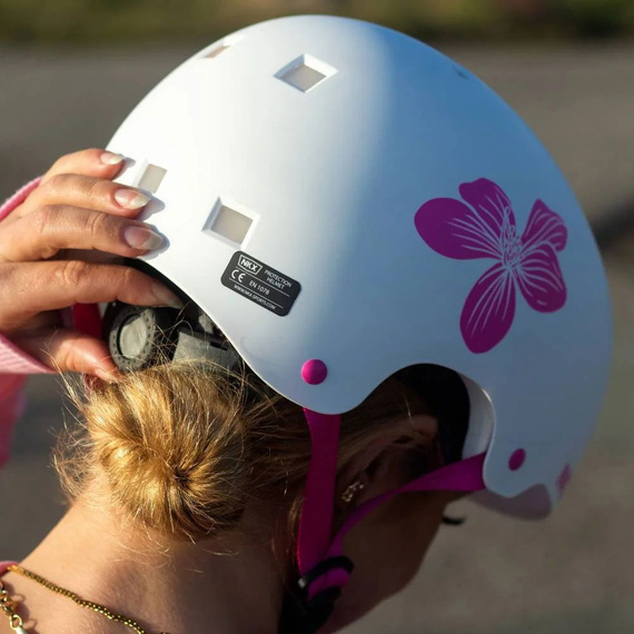NKX Brain Saver Flower Pink Cască de skateboard