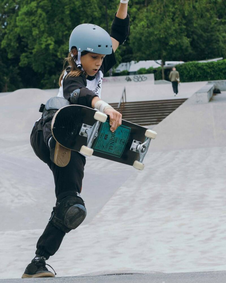 NKX Brain Saver Cască de skateboard gri M