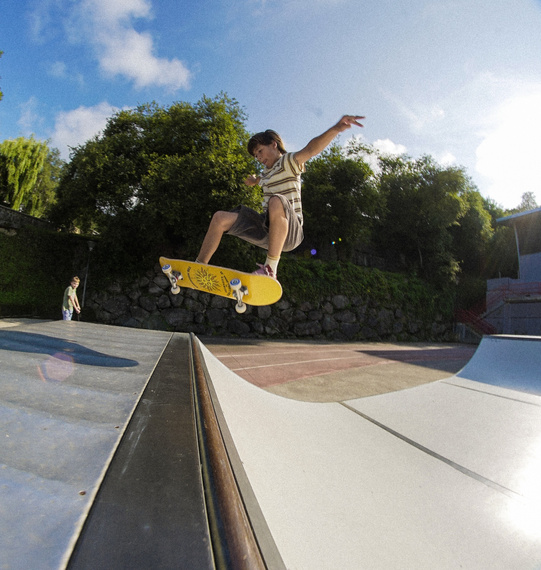 Skateboard pentru copii Trucuri MIDI Monștri 7.75"