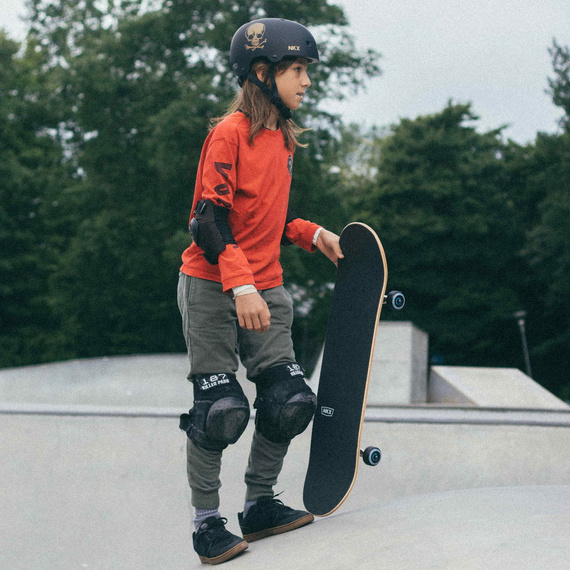 NKX Brain Saver Cască de skateboard cu craniu negru și auriu