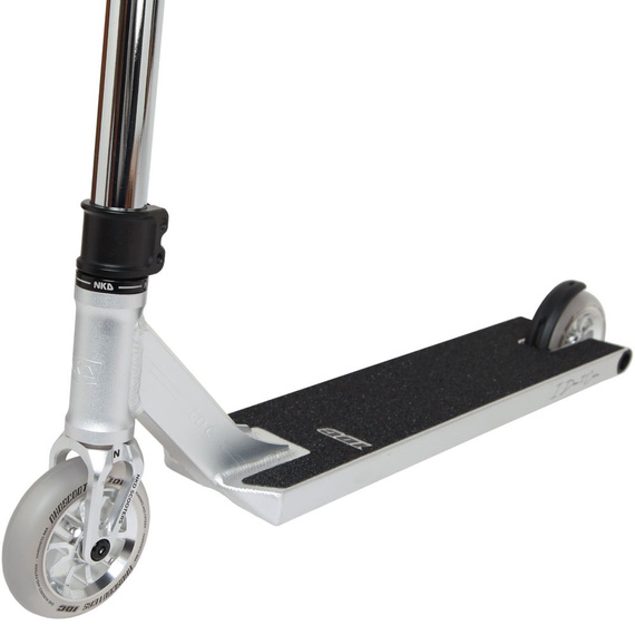 Scuter de performanță NKD IDC Stunt Silver wys. 85 cm