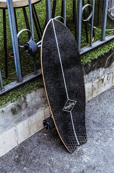 Mindless Surf Skate Fish Tail negru 29.5 "bord