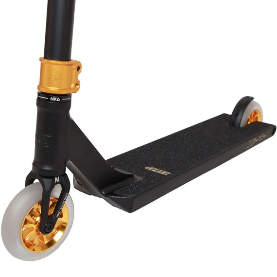 NKD IDC Stunt Scooter negru și auriu wys. 90 cm
