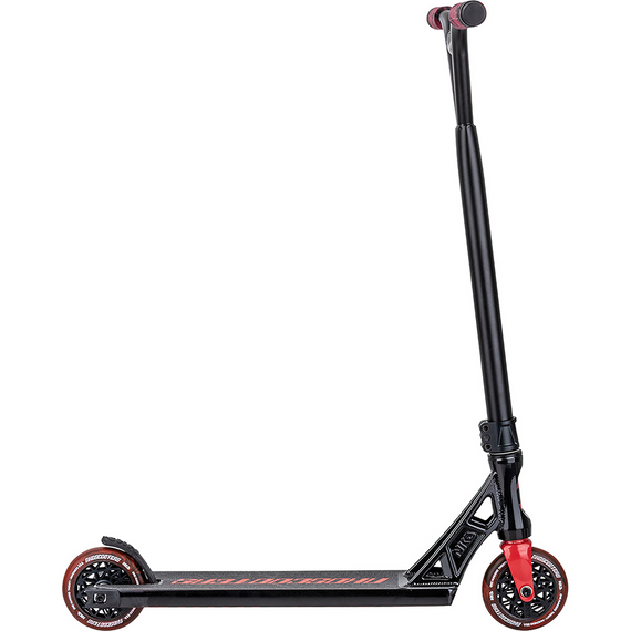 Performanță Scuter stradal ușor NKD GAS negru și roșu wys. 85 cm