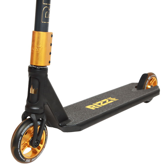 NKD RIZZ Stunt Scooter negru și auriu 88 cm