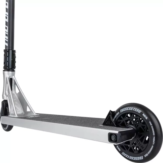 Scuter stradal din aluminiu de înaltă performanță. 88 cm Lumină NKD UFO Argint