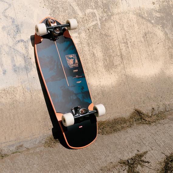 Surfskate GLOBE Thumpy Storm Cats 76.2 cm skateboard