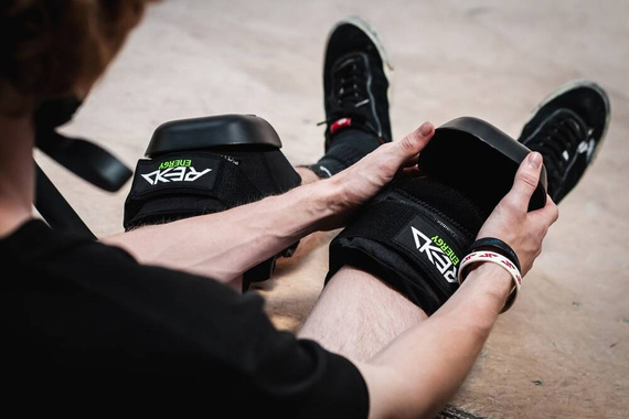 Genunchiere REKD Energy Patrol M Negru