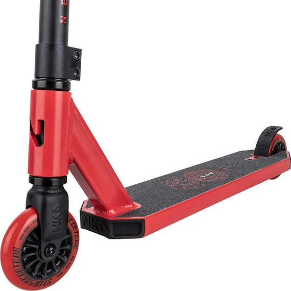 NKD Next Generation Roșu-Negru Aluminiu de înaltă performanță Scuter ușor pentru călăreți tineri. 79,4 cm