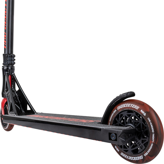 Performanță Scuter stradal ușor NKD GAS negru și roșu wys. 85 cm