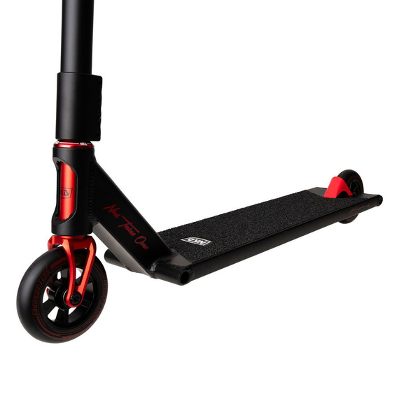 Scuter de performanță NKD Mono negru și roșu wys. 95 cm