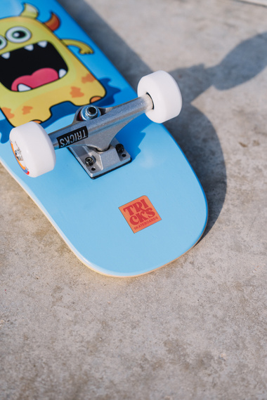 Tricks MINI Baby Monster skateboard pentru copii 8.25″