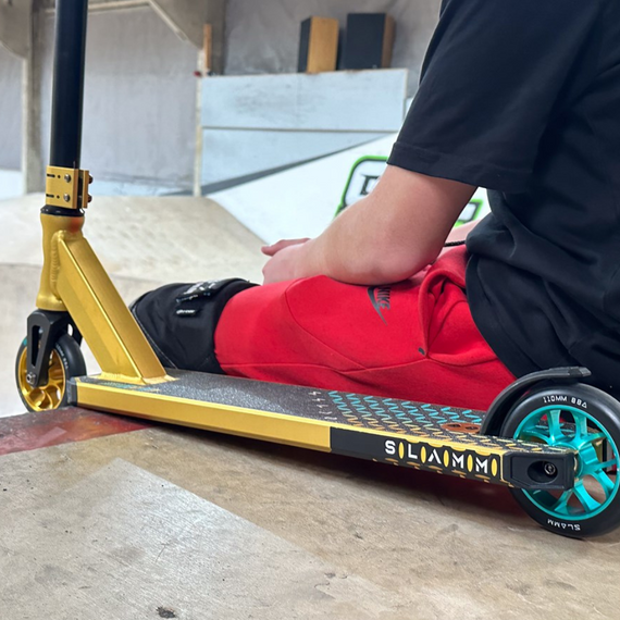 SLAMM Assault Gold 84 cm scuter de performanță pentru copii