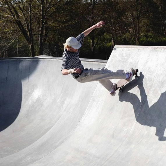 NKX Classic Cruiser Skateboard alb și roșu 26"