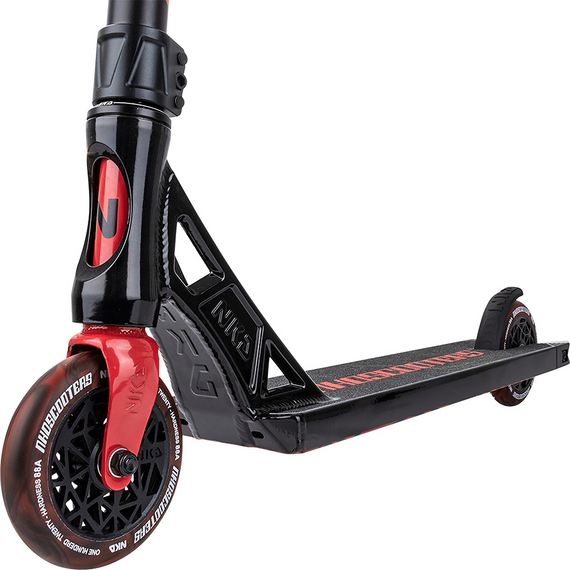 Performanță Scuter stradal ușor NKD GAS negru și roșu wys. 85 cm