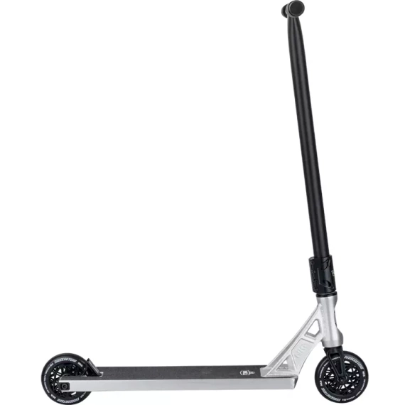 Scuter stradal din aluminiu de înaltă performanță. 88 cm Lumină NKD UFO Argint