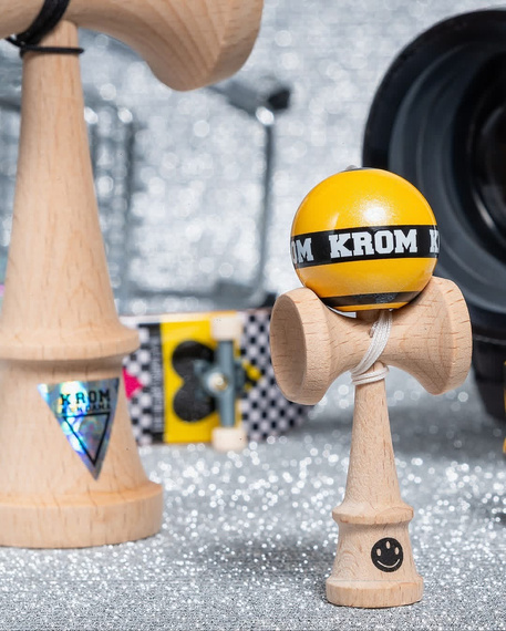 Kendama KROM Mikro Albastru închis