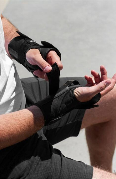 Apărători de încheieturi REKD Negru S