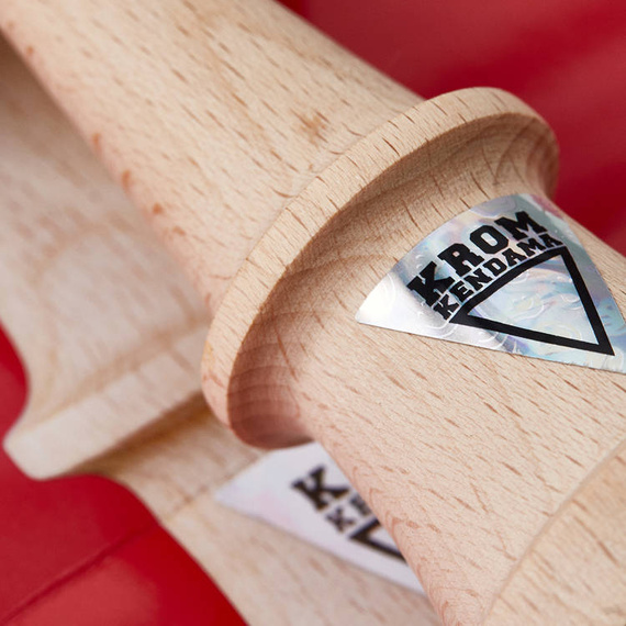 Kendama Krom POP LOL Roșu
